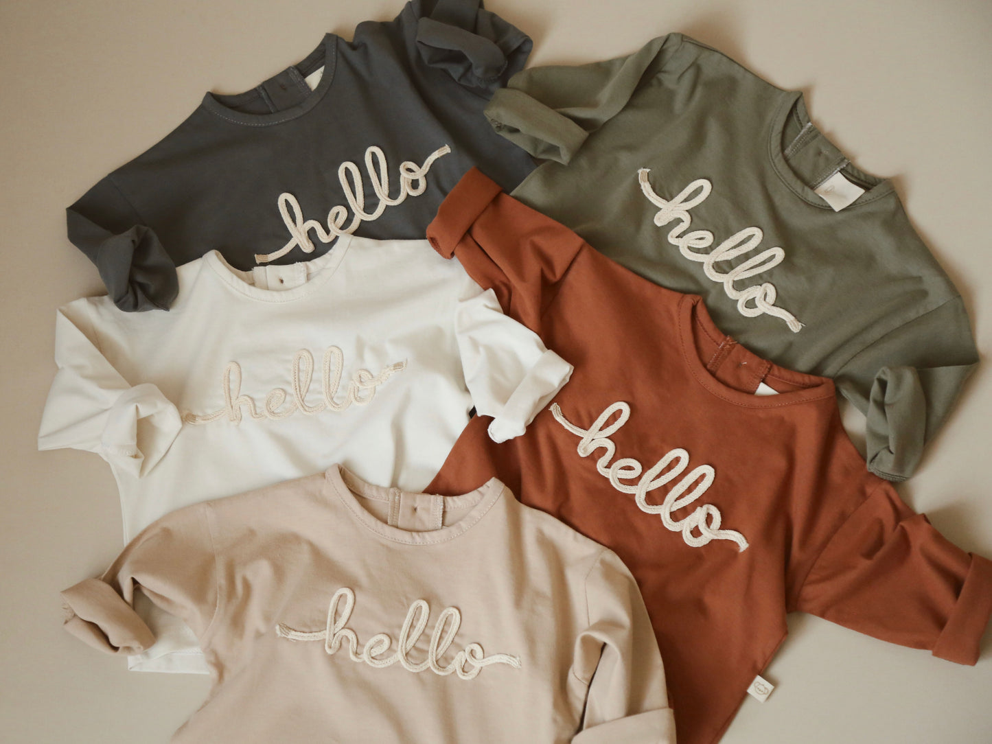 ‘Hello’ t-shirt met lange mouwen